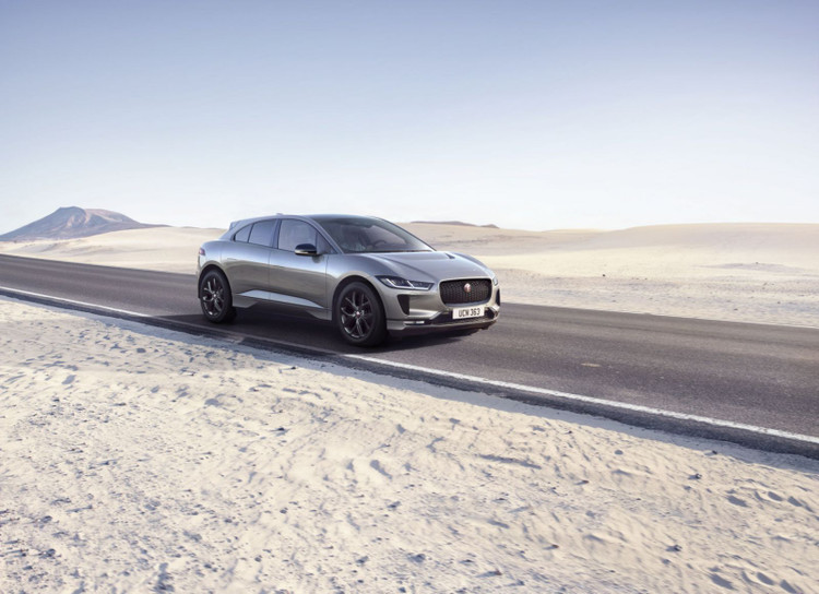 Jaguar I-Pace có thêm phiên bản Black mới ảnh 1