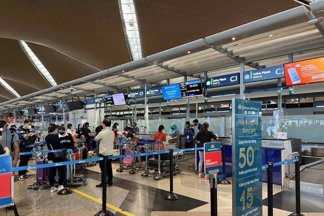 Hành khách bị hủy chuyến bay sẽ được bồi thường dù đã được báo trước