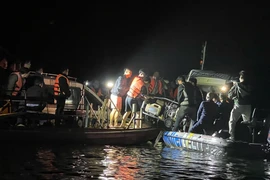 Lào Cai chỉ đạo làm rõ vụ chìm tàu trên hồ Thác Bà