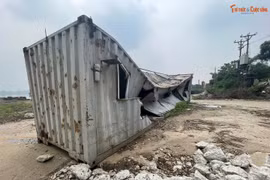 Hà Nội: Ngổn ngang ở các bến cảng trái phép bị cưỡng chế