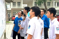 Bỏ khu vực tuyển sinh lớp 10: Phụ huynh, HS lo gì?