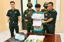 Bắt đối tượng vận chuyển gần 2kg ma tuý ở Hà Tĩnh