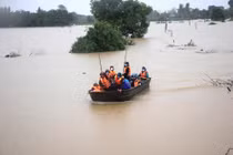 102 người chết và mất tích vì mưa lũ miền Trung 