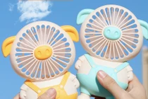 Quạt cầm tay mini "giải nhiệt" mùa hè, loại nào đáng tậu? 