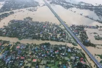 Sông Mã vượt mức lũ lịch sử, Thanh Hoá gồng gánh qua bão