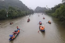 Vòi tiền khách tại Lễ hội chùa Hương, hai lái đò bị xử phạt