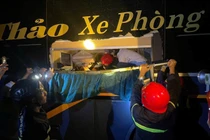 Xe Khách Va Chạm Xe Tải Trong Hầm Đà Nẵng, Hàng Chục Người Thoát Nạn An Toàn