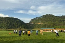 Lái xe xuống lòng đập ở Quảng Ninh, hai vợ chồng tử vong