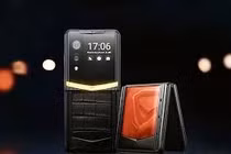 Hot rần rần điện thoại dát vàng giá nửa tỷ đổ bộ Việt Nam 