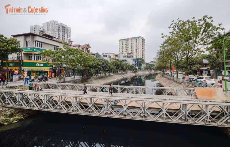 kto-tl_vanh-dai-25-doan-dam-hong-sap-can-dich-nguoi-dan-thoat-canh-bui-bam-keo-dai-nhieu-nam-5-13293500-1.jpg