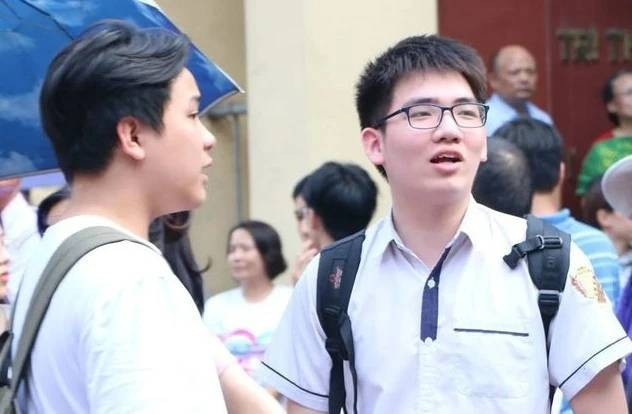 Đề thi môn Lý lớp 10 Chuyên Khoa học Tự nhiên