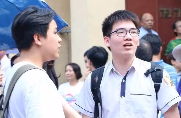 Đề thi môn Lý lớp 10 Chuyên Khoa học Tự nhiên