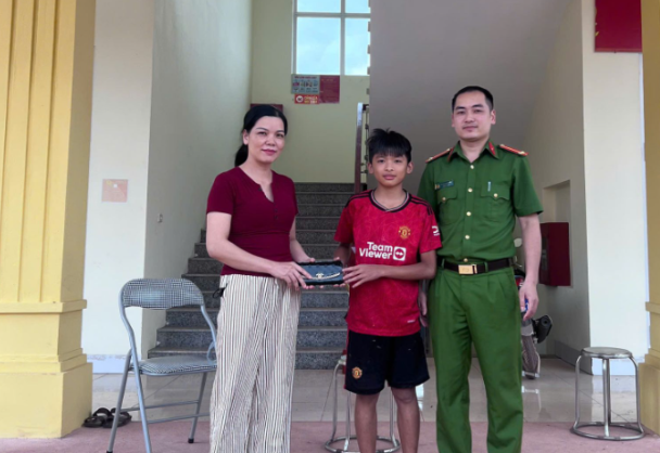 Nam sinh lớp 6 nhặt được của rơi trả người đánh mất