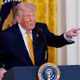 Lý do ông Trump hoãn cuộc tấn công quy mô lớn vào Iran