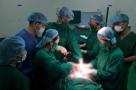 Cứu hai mẹ con sản phụ có khối máu tụ lớn sau rau 