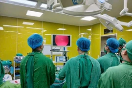 Báo động đỏ liên viện cứu chàng trai 23 tuổi bị thương thấu phổi nguy kịch