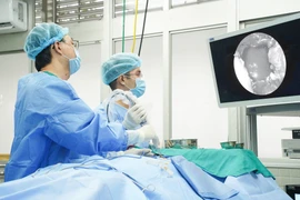 Lần đầu tiên Việt Nam nội soi thần kinh 4K-ICG cắt u tuyến yên khổng lồ