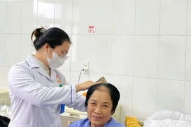 Kỹ thuật kết hợp xương nẹp vít khóa điều trị gãy đầu trên xương cánh tay