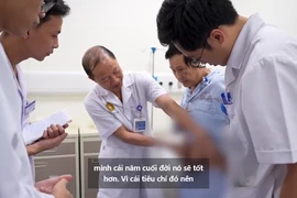 Phẫu thuật tắc ruột nối lại hậu môn cho người bệnh mang hậu môn giả 11 năm