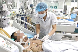 Lây thủy đậu từ con gái, người đàn ông 36 tuổi nguy kịch vì viêm phổi ARDS