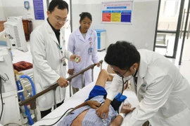 Cứu du khách đột quỵ ở Côn Đảo