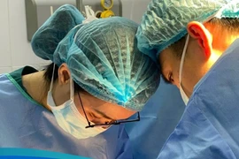 Thai phụ 34 tuần nguy kịch vì u buồng trứng xoắn hoại tử