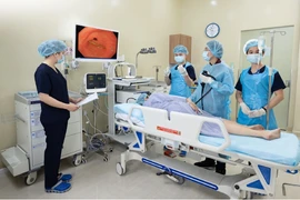 Tưởng bị bệnh tim hóa dị vật đâm ngang thành dạ dày