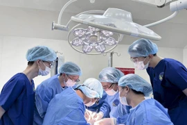 Toàn cảnh ca phẫu thuật lấy thận từ người hiến sống - Ảnh BVCC