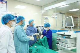 Lao phổi, uống rượu, người bệnh 61 tuổi sốc nhiễm khuẩn, áp-xe phổi nguy kịch