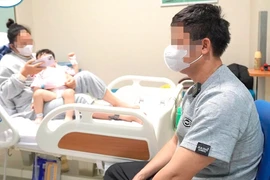 Bé trai 3 tuổi bị chó cắn thấu ngực, tràn máu, tràn khí màng phổi