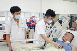 Đi khám vì đau ngực nhẹ, người đàn ông ngừng tim tại trung tâm cấp cứu