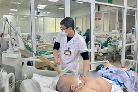 Xây xát bàn tay do ngã, chàng trai 19 tuổi co cứng hàm vì uốn ván