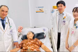 Cứu sống bệnh nhân đa chấn thương tràn máu phổi 2 bên