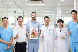 Đau đầu dữ dội, người đàn ông Ba Lan 33 tuổi vỡ mạch máu não