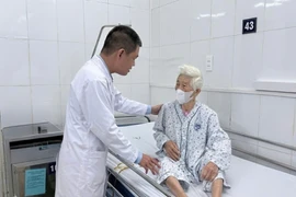 Cứu cụ bà 105 tuổi viêm túi mật hoại tử - sỏi ống mật chủ