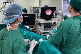 20 phút 'luồn kim qua cửa hẹp', giải cứu thận cấp thiết