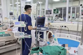 4 ngày sốt xuất huyết, cụ bà 69 tuổi tại Hà Nội phải lọc máu cấp cứu