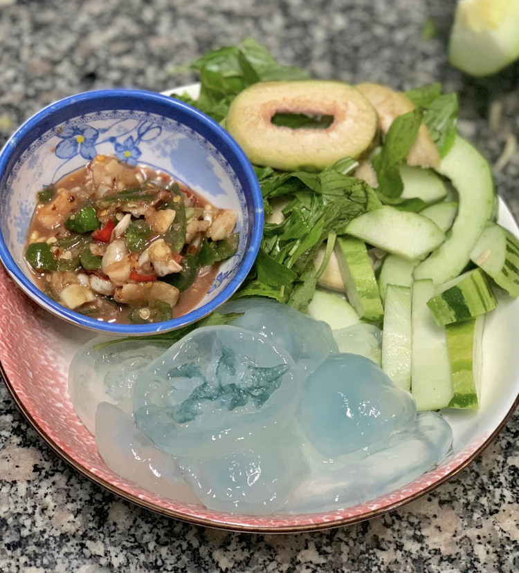 Nuoc xanh dac san xu Hue: Mon sashimi doc la mua he-Hinh-6