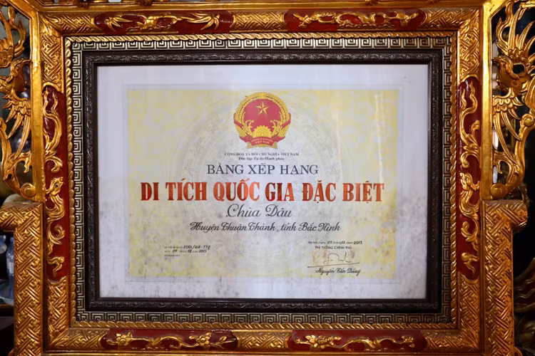 Doc dao chua Dau - ngoi chua Phat giao co nhat Viet Nam-Hinh-12