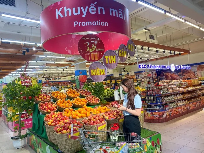 Nghi le keo dai, cac he thong sieu thi ‘tan luc’ khuyen mai?