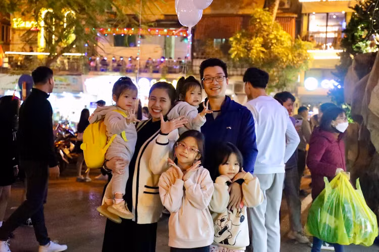 Nha tho Lon Ha Noi long lay, chat kin nguoi toi “song ao”-Hinh-6