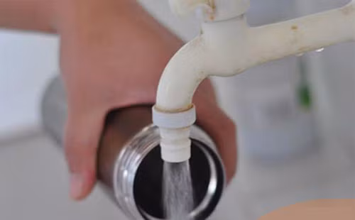 Loai nuoc khong nen dung trong binh giu nhiet, tranh nuoc bien chat-Hinh-9