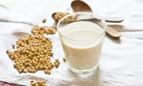 Loai nuoc khong nen dung trong binh giu nhiet, tranh nuoc bien chat-Hinh-3