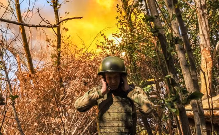 Quan Nga giang bay hiem, 5 lu doan Ukraine thao chay trong bien lua-Hinh-4