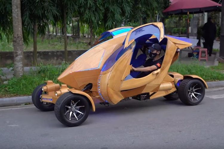 Thợ mộc Việt chế tạo siêu xe "ngoài hành tinh" bằng gỗ cực độc Tho moc Viet che tao sieu xe