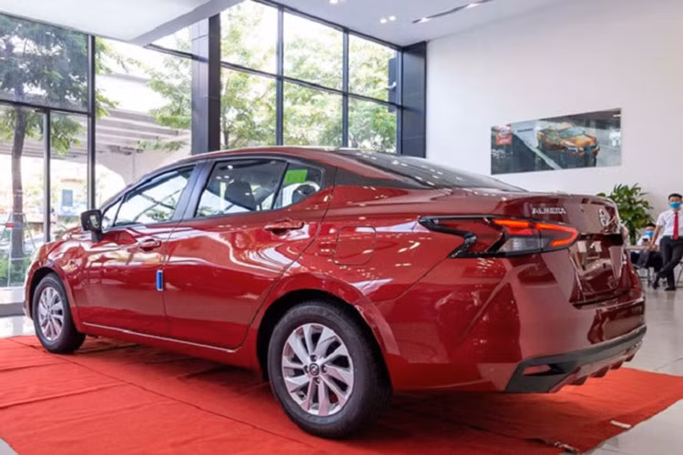 Loat sedan tai Viet Nam duoc dai ly giam “tat tay“ gan 100 trieu dong-Hinh-9