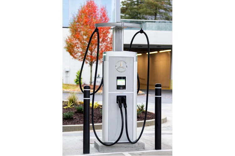 Tram sac oto dien Mercedes-Benz day sang chanh, sac 80%/20 phut-Hinh-9