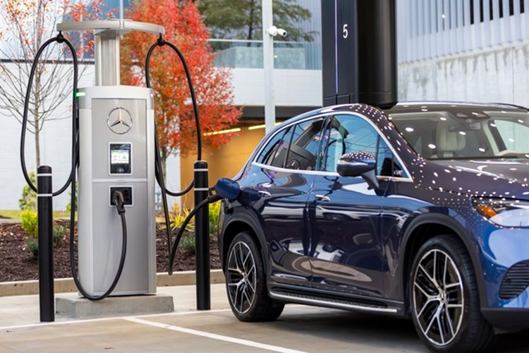 Tram sac oto dien Mercedes-Benz day sang chanh, sac 80%/20 phut-Hinh-8