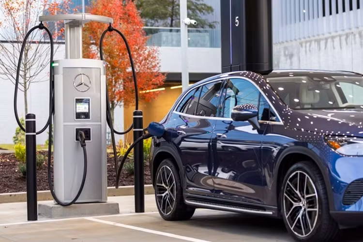 Tram sac oto dien Mercedes-Benz day sang chanh, sac 80%/20 phut-Hinh-8