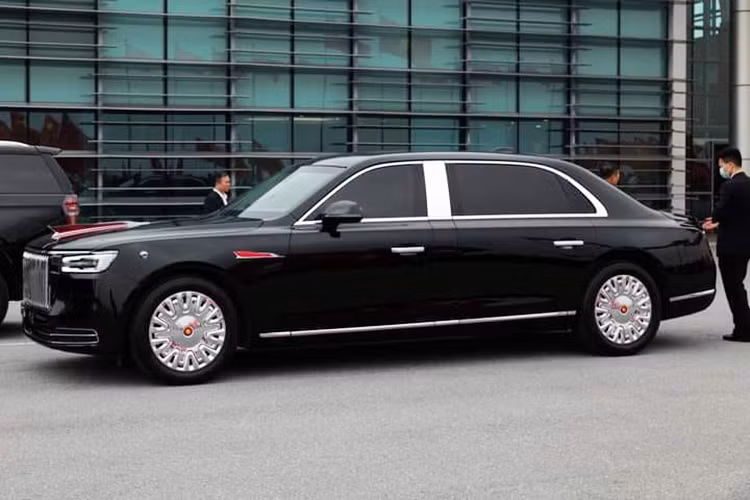 Hong Ky N701 cua Chu tich Tap Can Binh do xang tai Ha Noi-Hinh-10